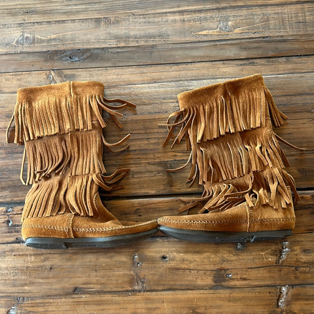 Minnetonka Moccasin fringe boots